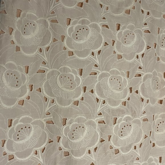 J. Crew | Ivory Austian Lace A-Line Pencil Skirt with Slit | US 2 | Ivory/Nude - Picture 4 of 5